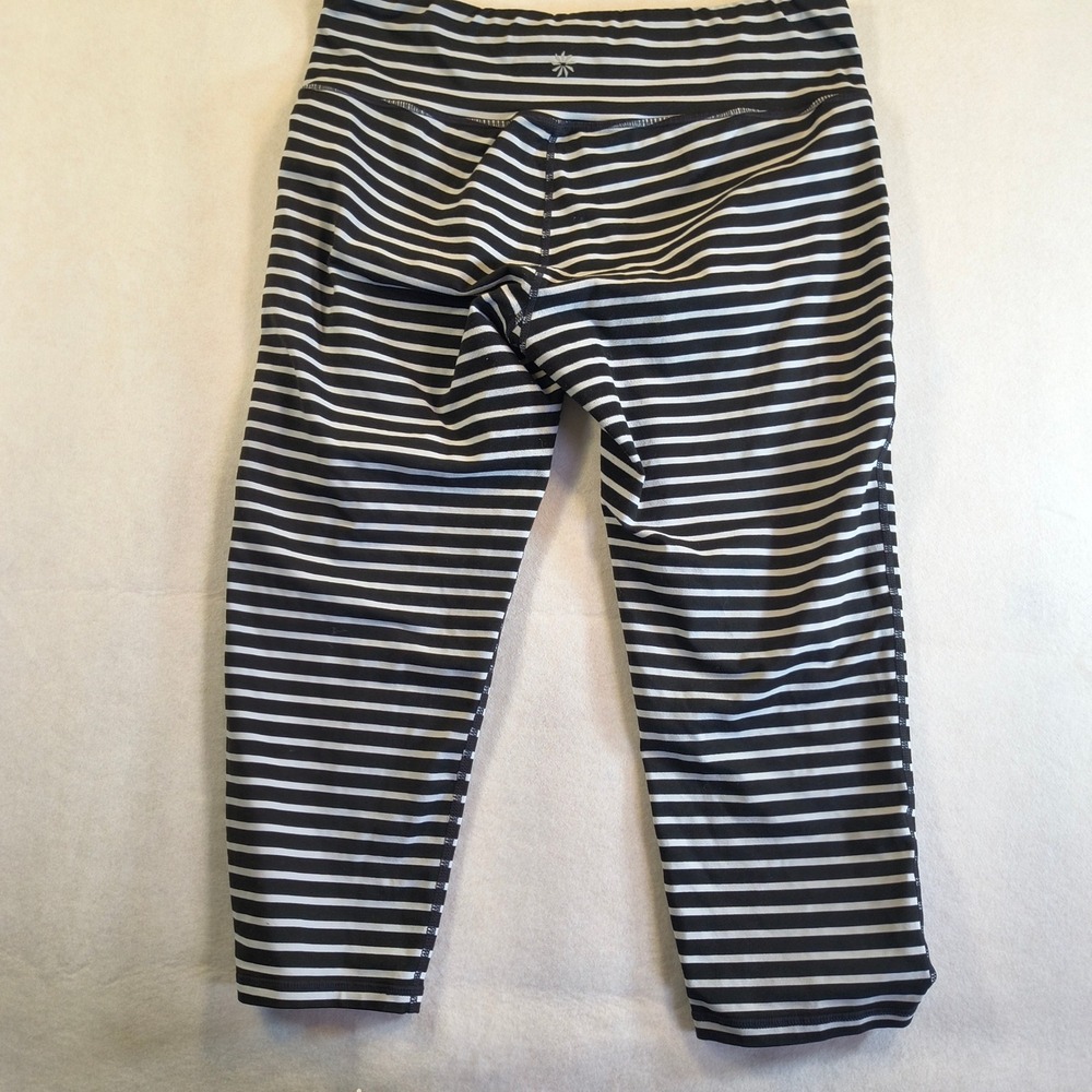 Athleta Black & White Striped Crop Leggings Activewear Athletic Yoga Pants - Picture 7 of 7